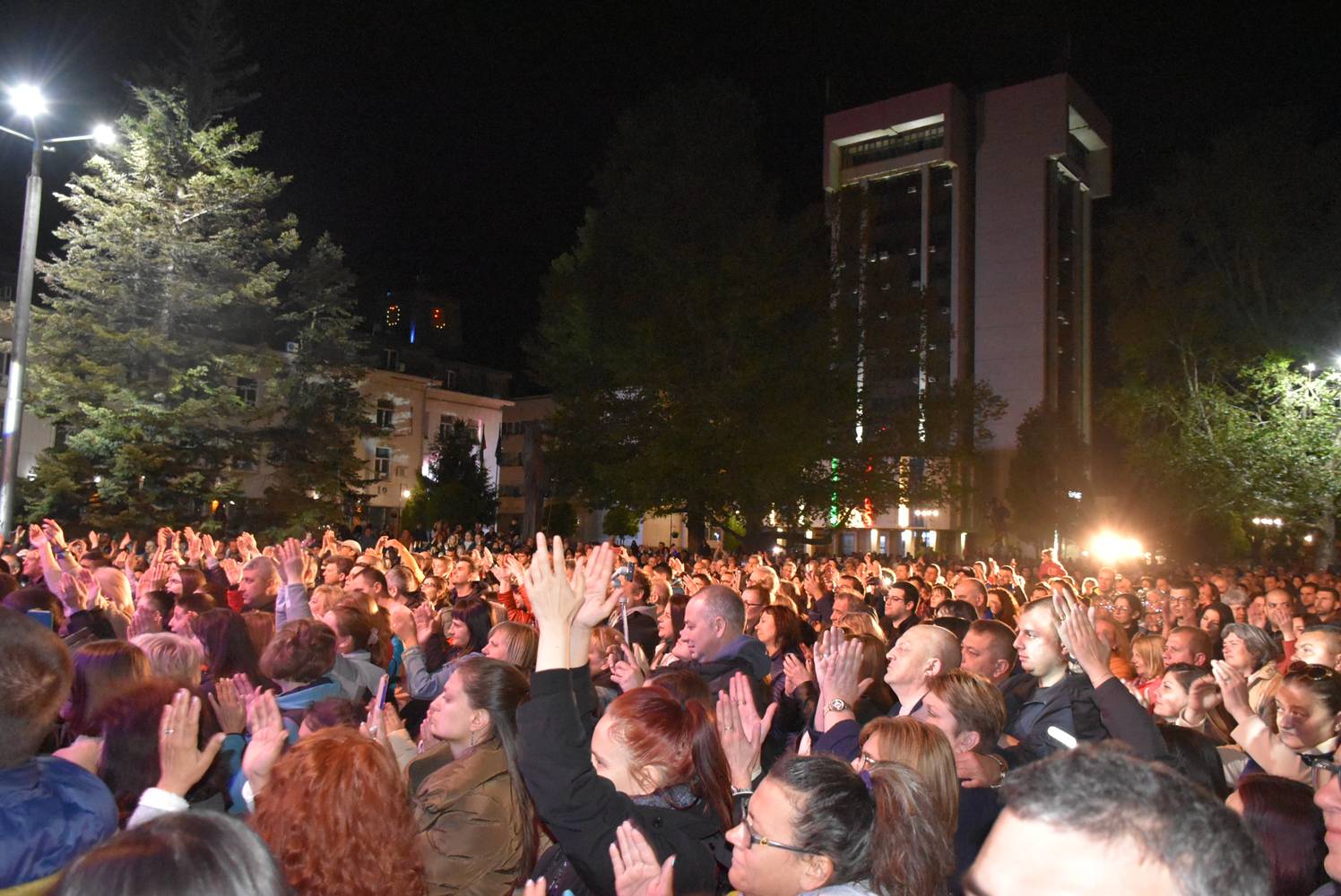  Публиката на концерта на Любо Киров 